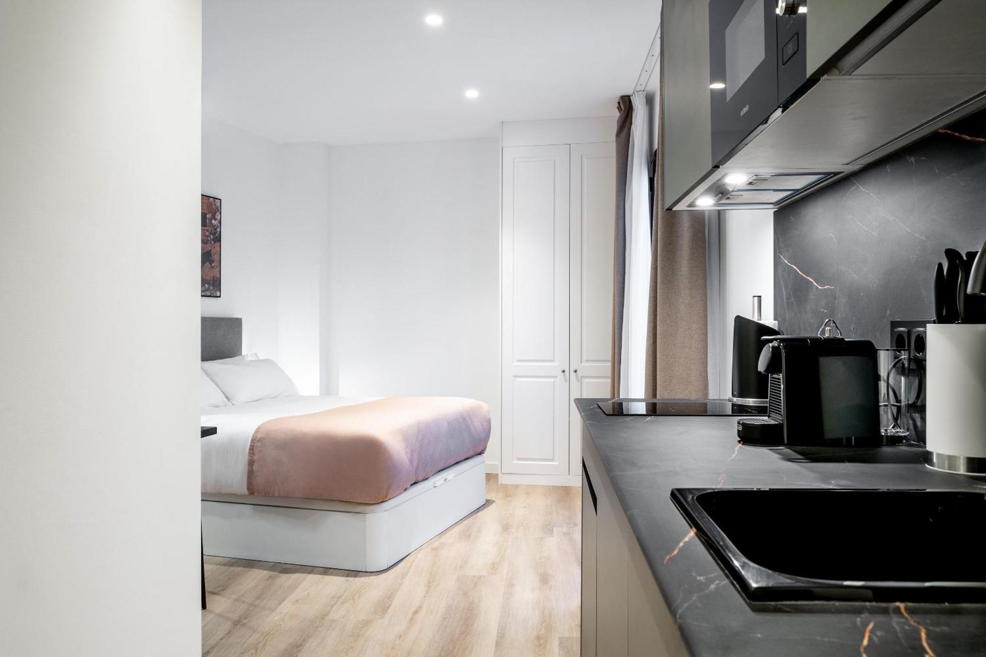 Limehome Malaga Calle Victoria Phòng bức ảnh