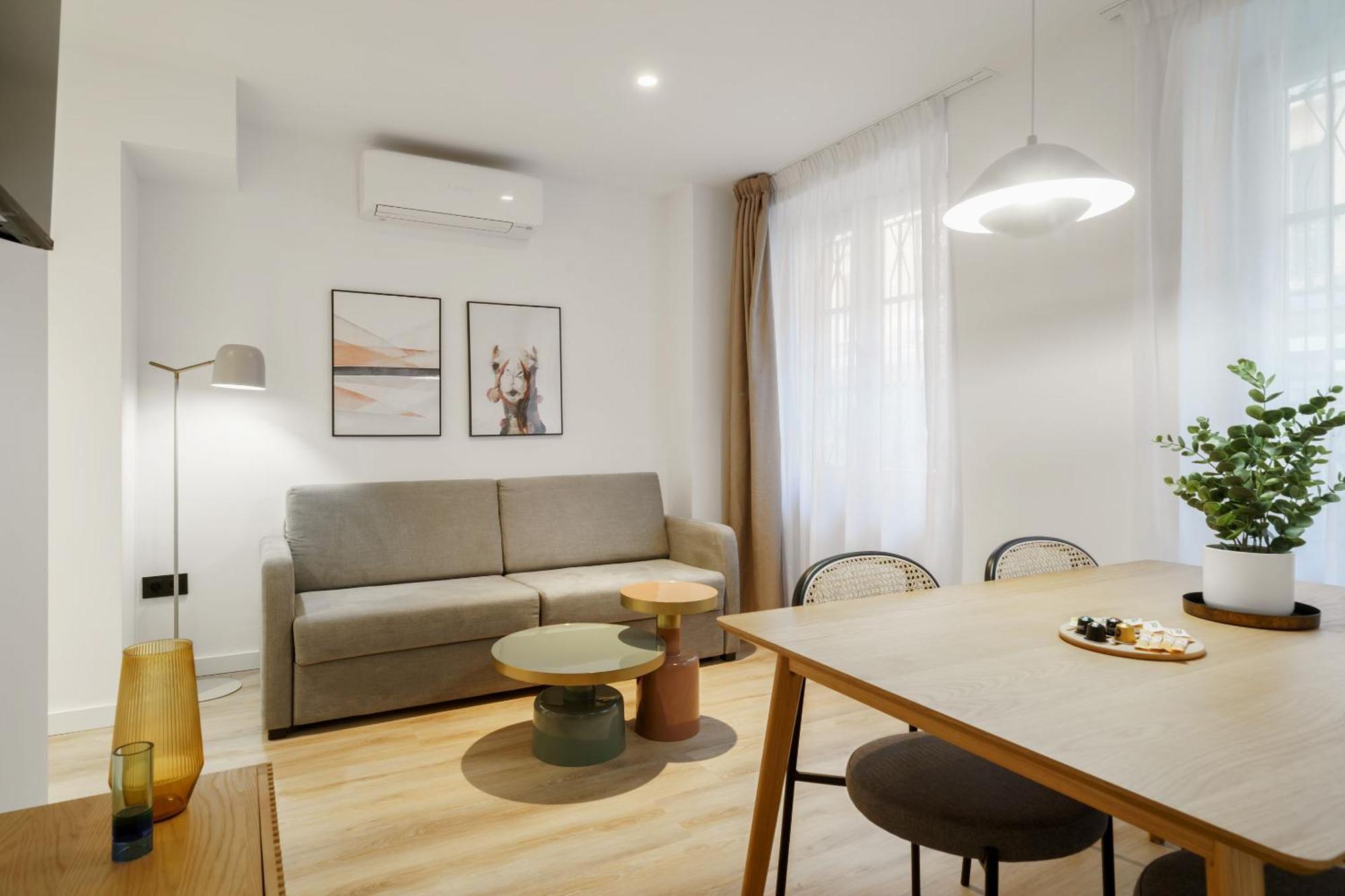 Limehome Malaga Calle Victoria Ngoại thất bức ảnh