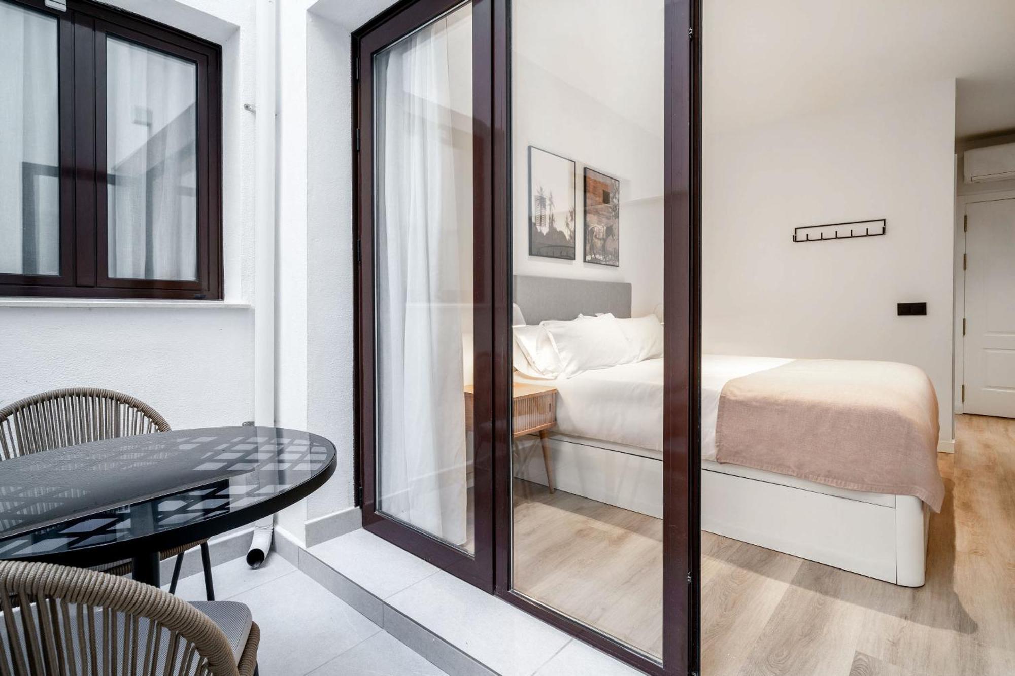 Limehome Malaga Calle Victoria Ngoại thất bức ảnh