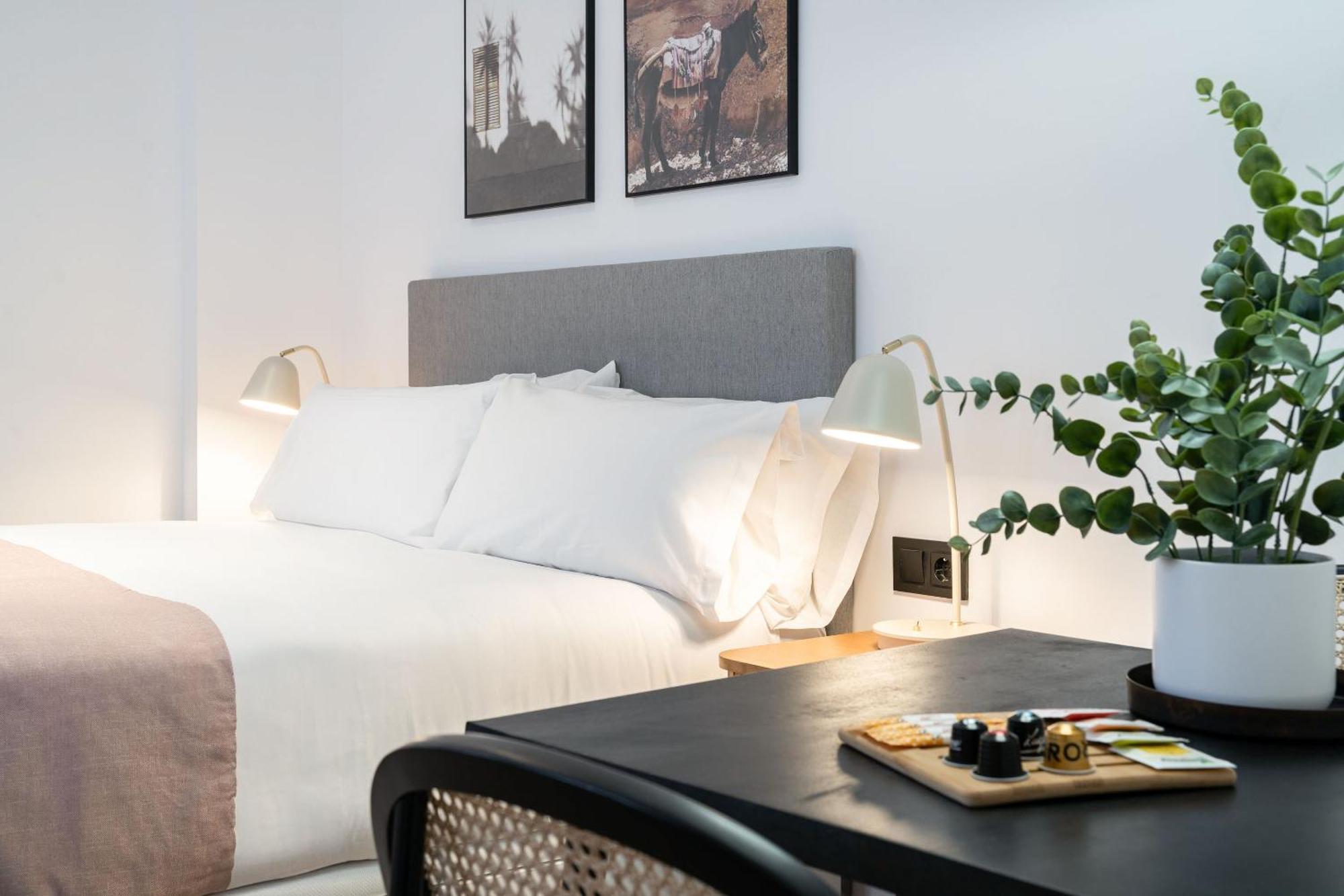 Limehome Malaga Calle Victoria Ngoại thất bức ảnh