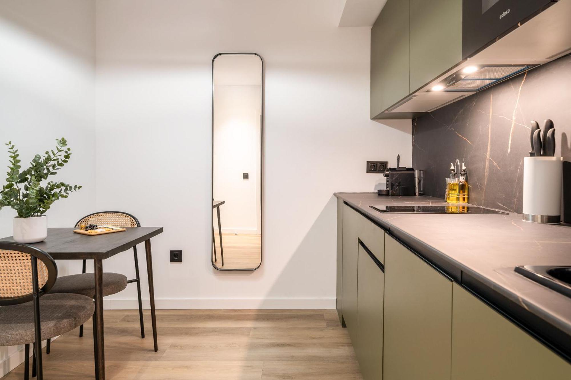 Limehome Malaga Calle Victoria Phòng bức ảnh