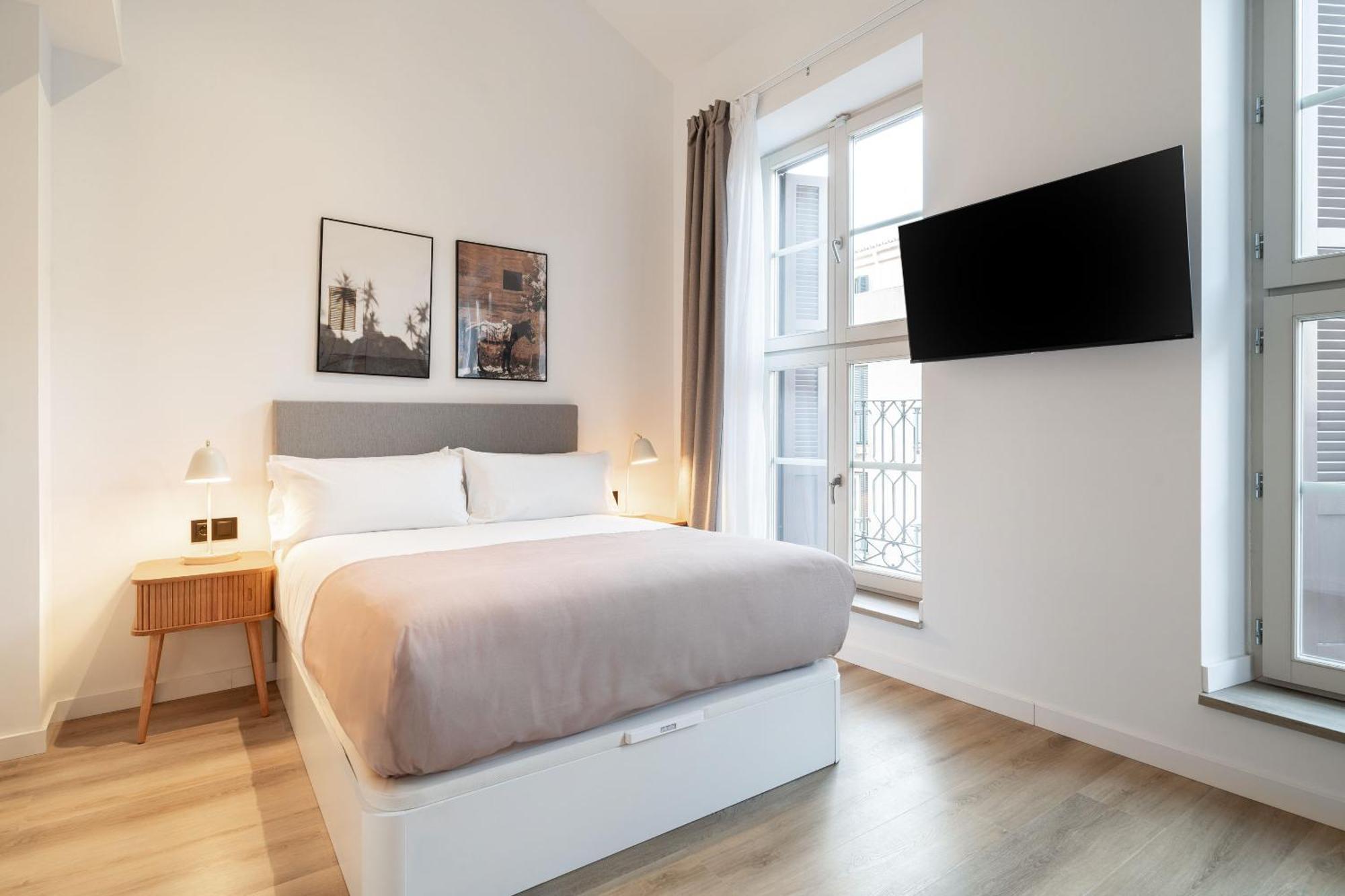 Limehome Malaga Calle Victoria Ngoại thất bức ảnh