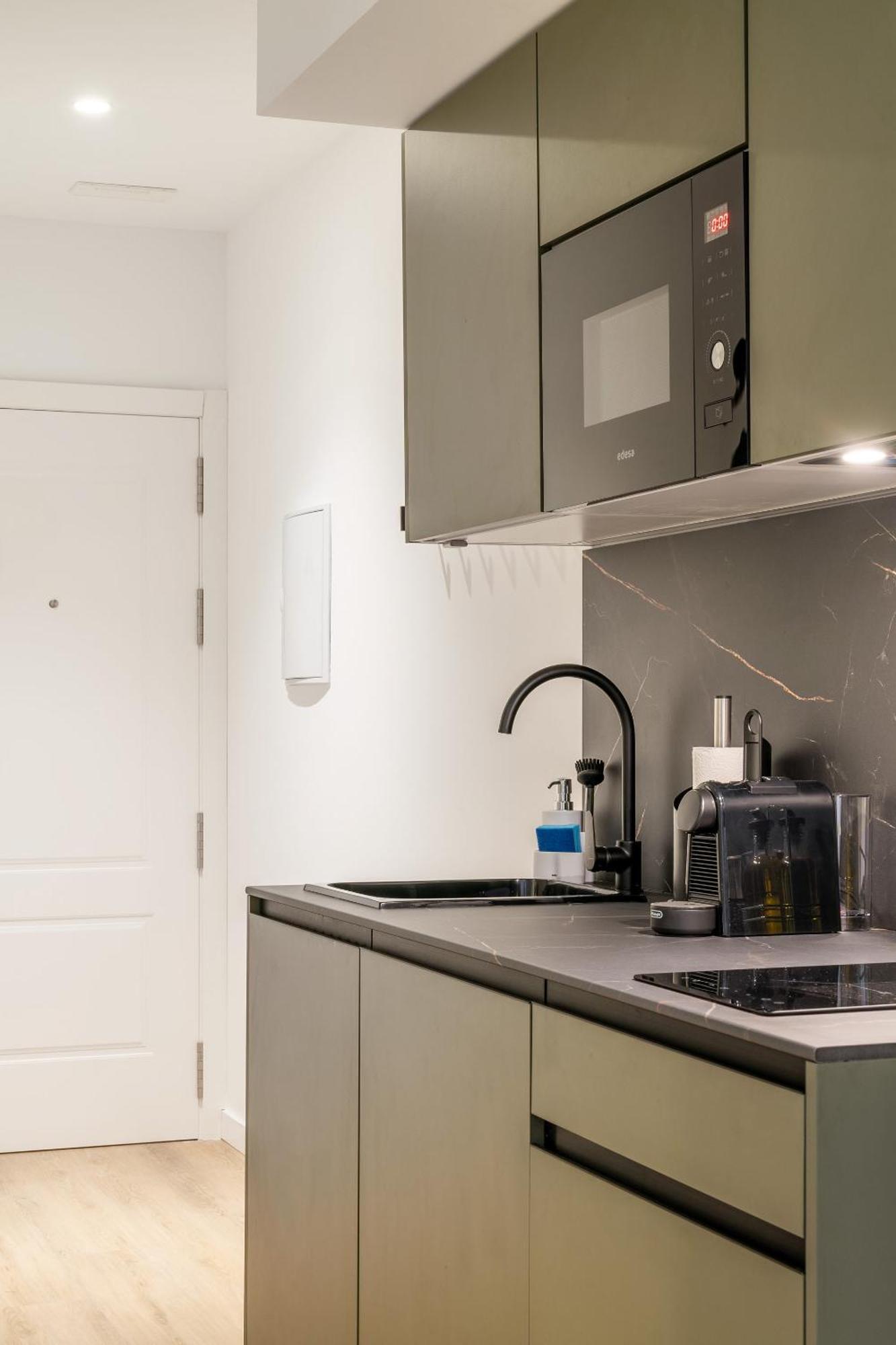 Limehome Malaga Calle Victoria Phòng bức ảnh