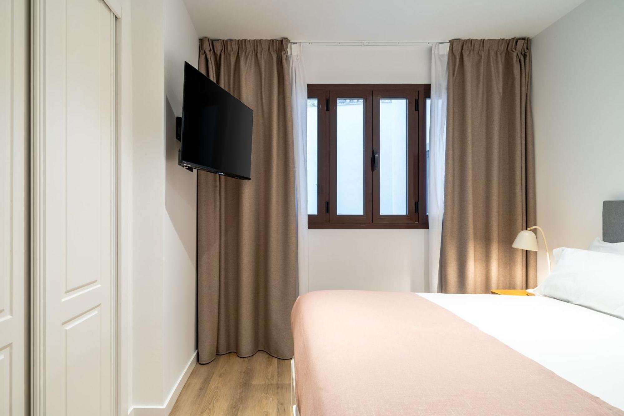 Limehome Malaga Calle Victoria Phòng bức ảnh