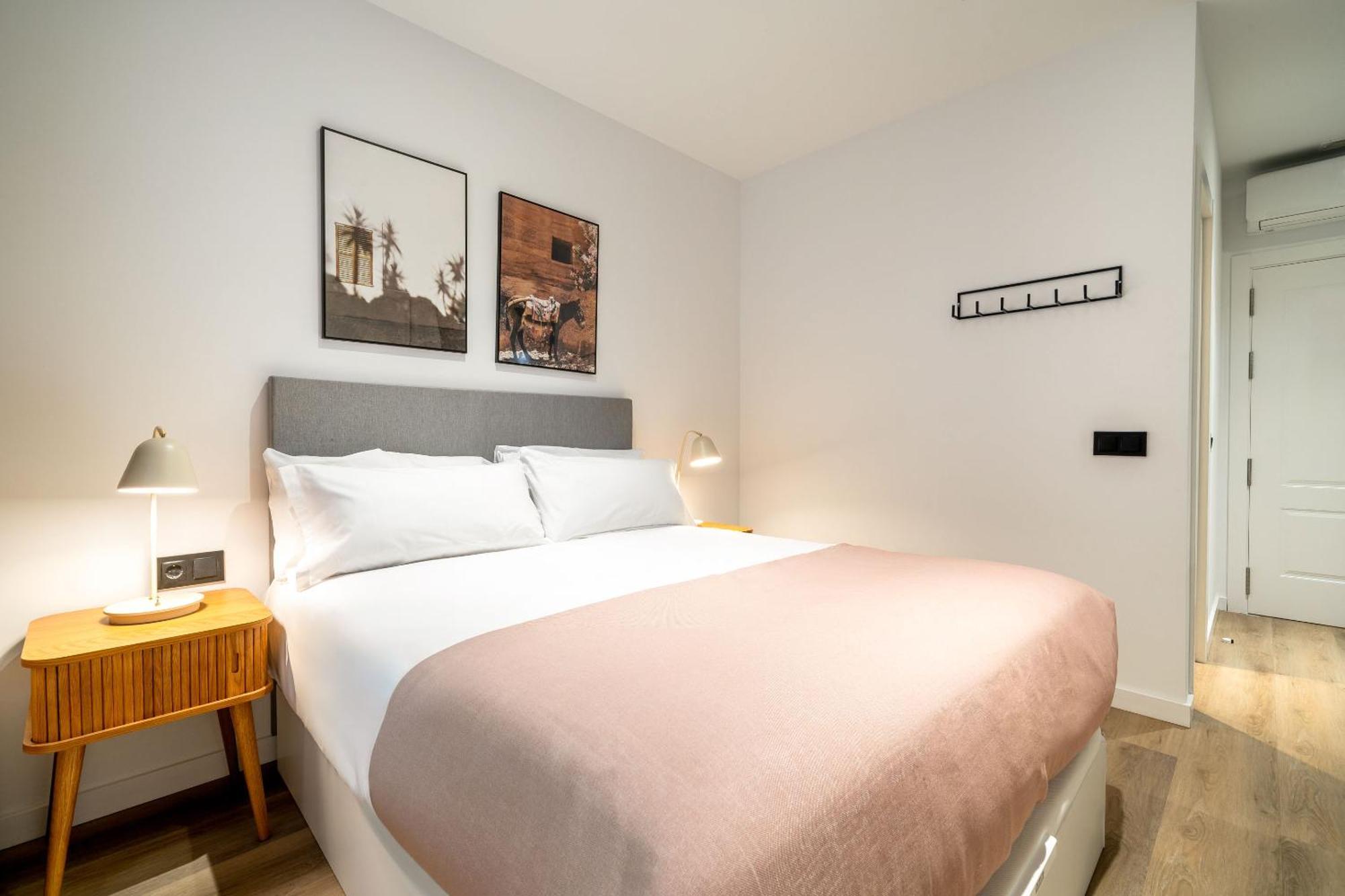 Limehome Malaga Calle Victoria Ngoại thất bức ảnh